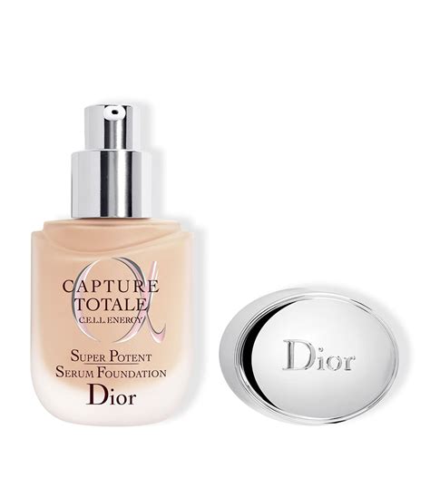 Capture Totale Super Potent Serum Foundation .